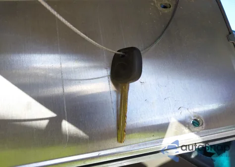 2006 Toyota Sequoia Sr5 V8 z USA, uszkodzony, nr VIN 5TDZT34AX6S273097